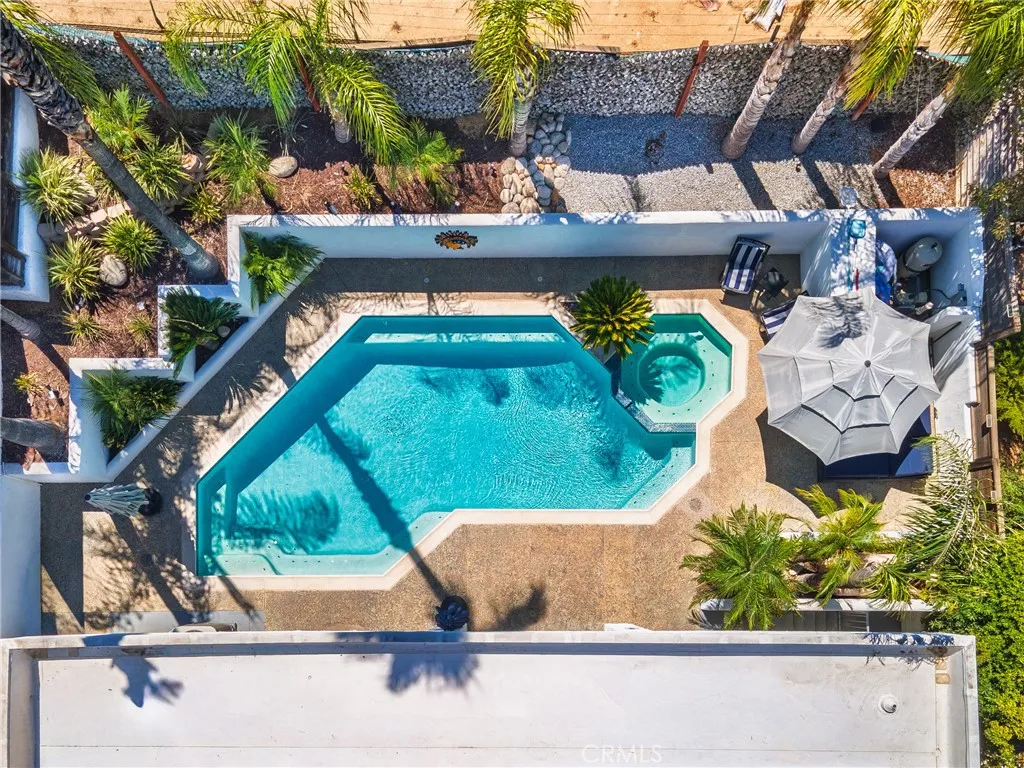 22335 Loch Lomond Drive, Canyon Lake, California 92587 home-pic-5